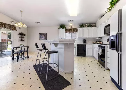 1201 Bentley Dr, Corcoran, CA 93212 photo 11