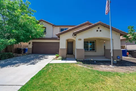 1373 W Ambassador Way, Hanford, CA 93230