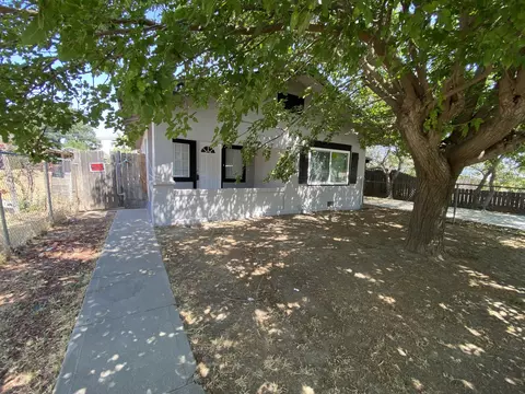 381 S Orange Ave, Exeter, CA 93221