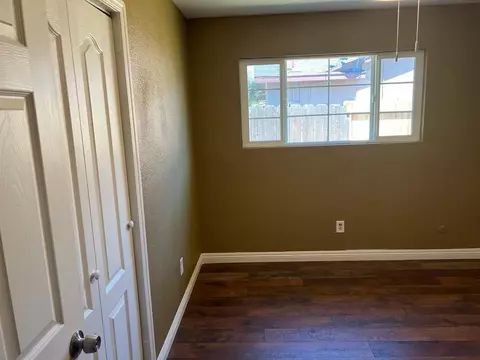 140 W Spruce Ave, Lemoore, CA 93245 photo 12