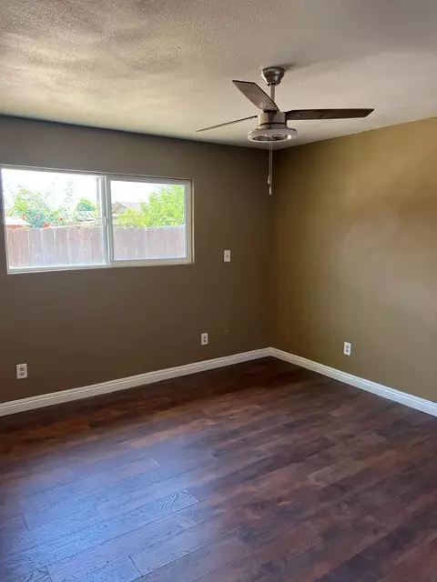 140 W Spruce Ave, Lemoore, CA 93245 photo 10
