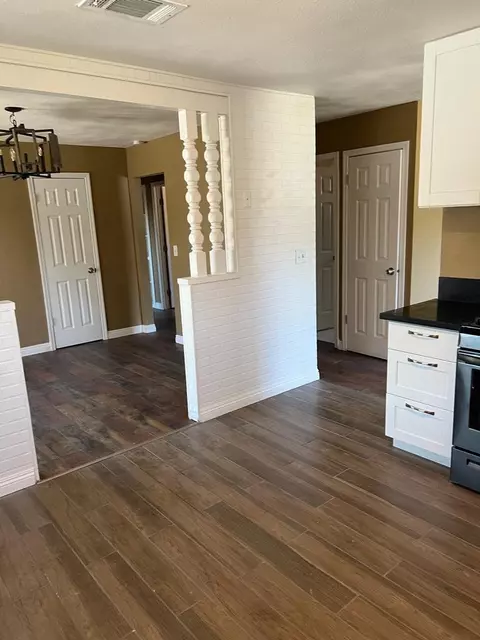 140 W Spruce Ave, Lemoore, CA 93245 photo 11