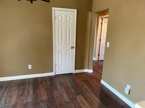 140 W Spruce Ave, Lemoore, CA 93245 photo 5