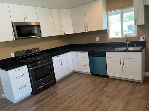 140 W Spruce Ave, Lemoore, CA 93245 photo 7