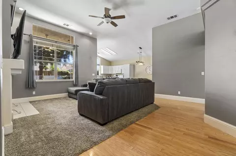 1505 E La Vida Ct, Visalia, CA 93292 photo 8