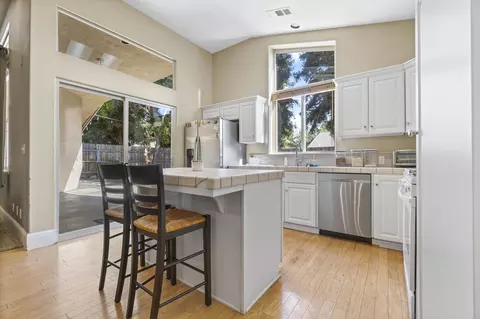 1505 E La Vida Ct, Visalia, CA 93292 photo 13
