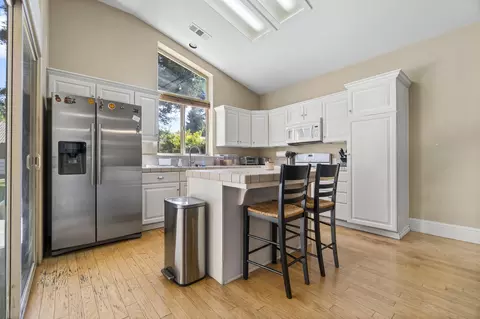 1505 E La Vida Ct, Visalia, CA 93292 photo 12