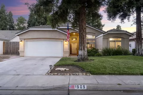 1505 E La Vida Ct, Visalia, CA 93292