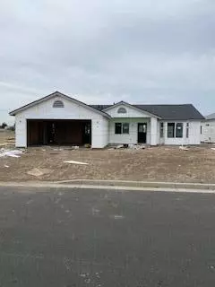 675 W Red Oak Ave N, Porterville, CA 93257