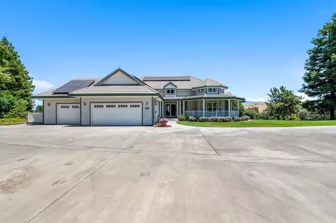 543 High Sierra Dr, Exeter, CA 93221