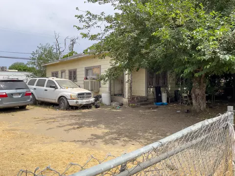 730 N Linnell Ave, Farmersville, CA 93223