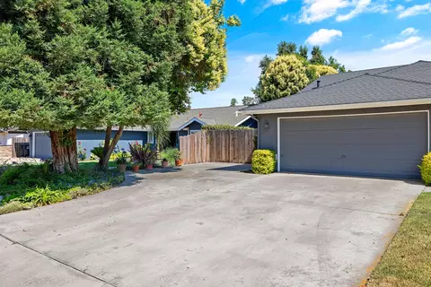 1840 E Sequoia Ave, Visalia, CA 93292 photo 4