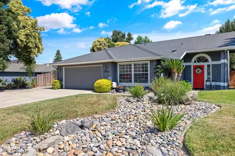 1840 E Sequoia Ave, Visalia, CA 93292