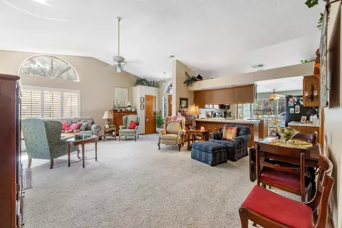 1840 E Sequoia Ave, Visalia, CA 93292 photo 10