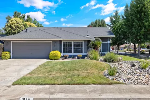 1840 E Sequoia Ave, Visalia, CA 93292 photo 2