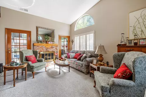 1840 E Sequoia Ave, Visalia, CA 93292 photo 7
