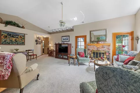 1840 E Sequoia Ave, Visalia, CA 93292 photo 8