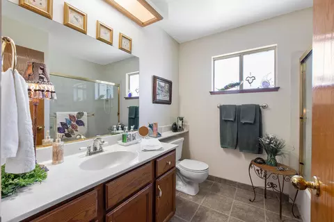 1840 E Sequoia Ave, Visalia, CA 93292 photo 21