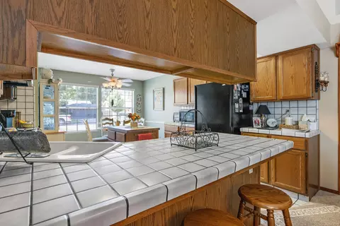 1840 E Sequoia Ave, Visalia, CA 93292 photo 13