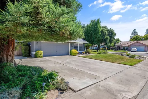 1840 E Sequoia Ave, Visalia, CA 93292 photo 3