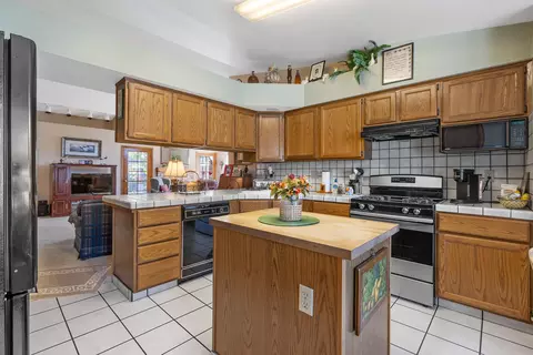 1840 E Sequoia Ave, Visalia, CA 93292 photo 14