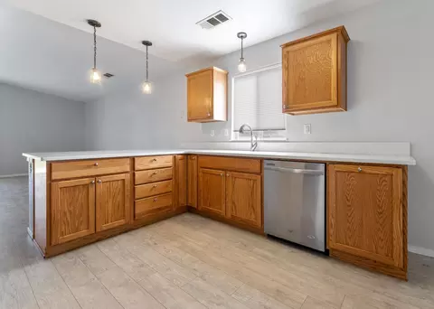 1822 E Copper Ave, Visalia, CA 93292 photo 13