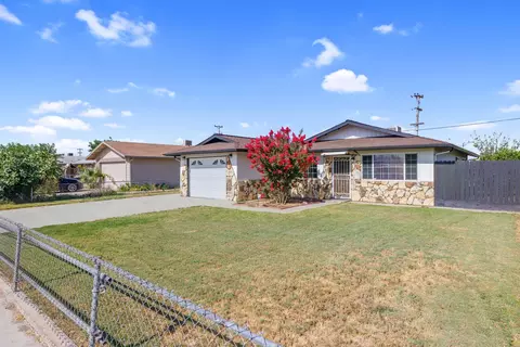 12842 Belle Haven Dr, Lemoore, CA 93245 photo 3