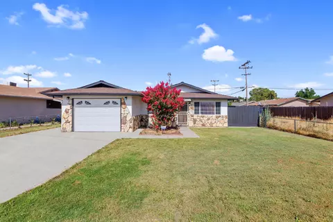 12842 Belle Haven Dr, Lemoore, CA 93245