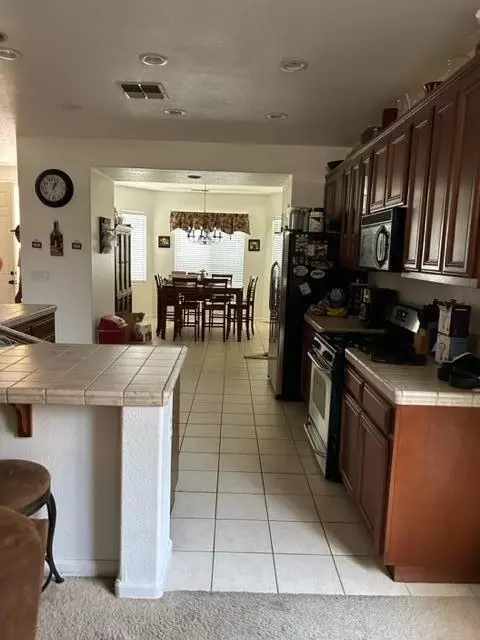 1396 Nutcracker Ave, Dinuba, CA 93618 photo 5