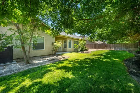 1066 Tranquility Cir, Lemoore, CA 93245 photo 20