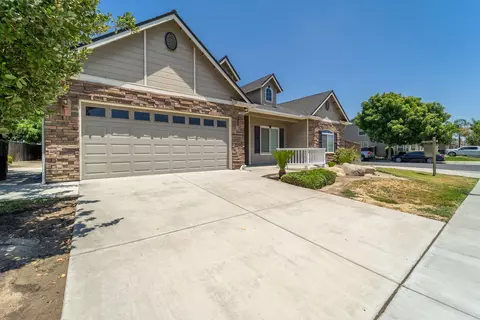 1066 Tranquility Cir, Lemoore, CA 93245 photo 3
