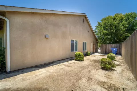 1066 Tranquility Cir, Lemoore, CA 93245 photo 22