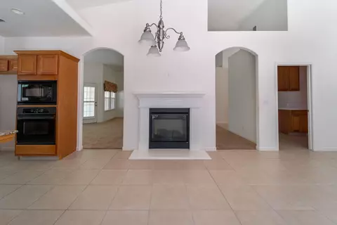 1066 Tranquility Cir, Lemoore, CA 93245 photo 9