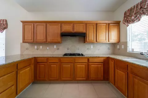1066 Tranquility Cir, Lemoore, CA 93245 photo 11