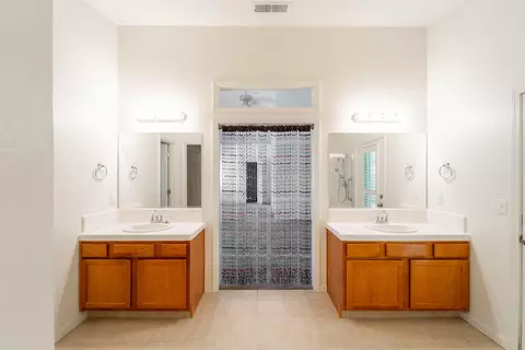 1066 Tranquility Cir, Lemoore, CA 93245 photo 18