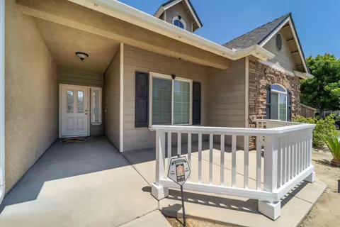 1066 Tranquility Cir, Lemoore, CA 93245 photo 4