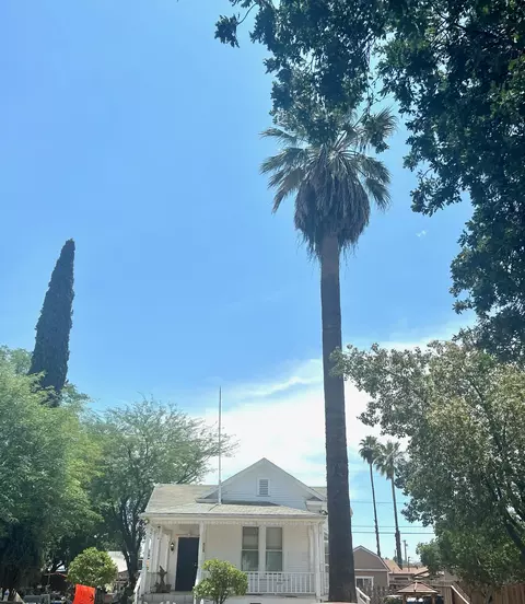 317 E Ivy St, Hanford, CA 93230