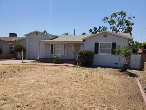 1097 E Apricot Ave, Tulare, CA 93274
