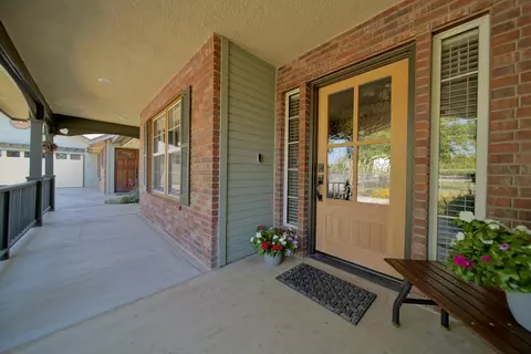 1524 N West Street St, Tulare, CA 93274