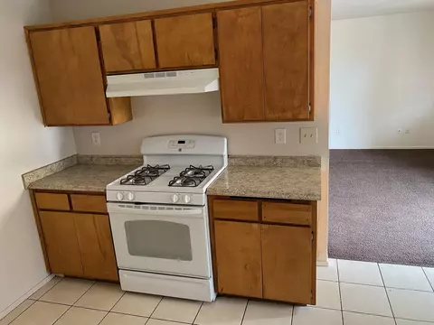 1443 E Douglas Ave, Visalia, CA 93292 photo 5