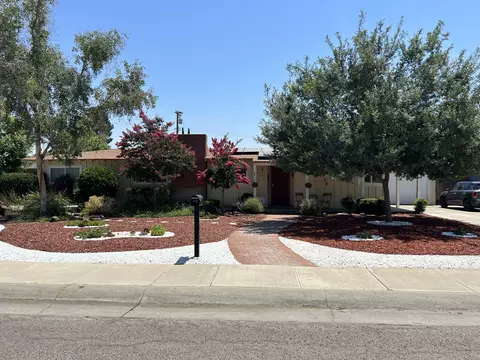 424 N Johnson Pl, Porterville, CA 93257