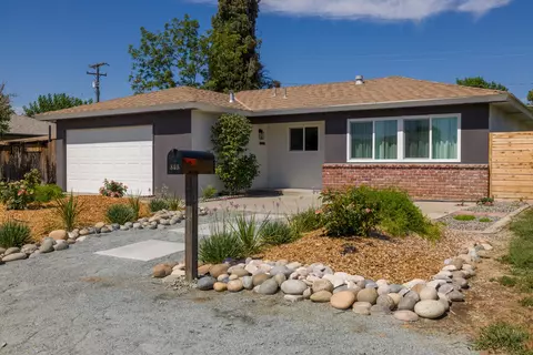 808 Shasta Dr, Hanford, CA 93230