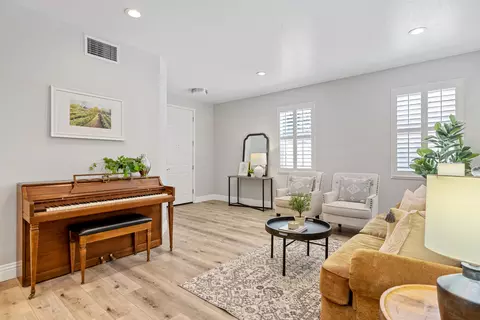 3901 N Carson St, Visalia, CA 93291 photo 11