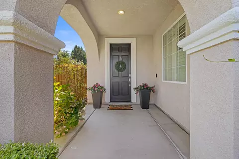 3901 N Carson St, Visalia, CA 93291 photo 4