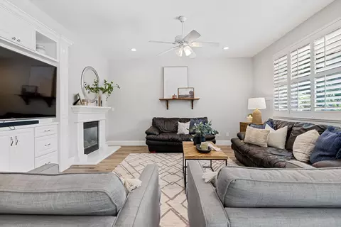 3901 N Carson St, Visalia, CA 93291 photo 21