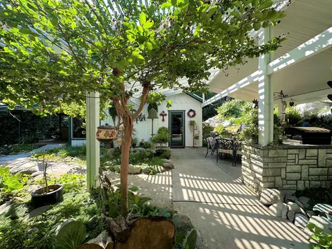 42761 Hot Springs Dr, California Hot Springs, CA 93207