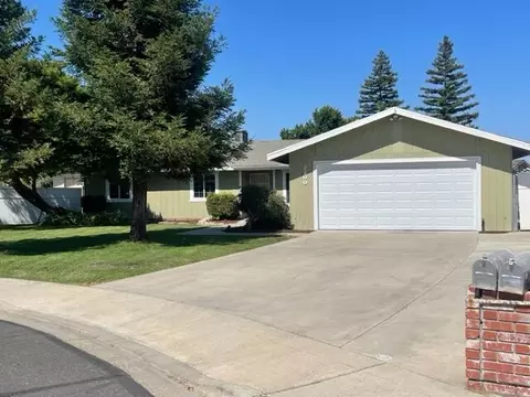 2200 S Memory St, Visalia, CA 93277