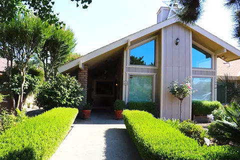 668 E Davis Dr, Dinuba, CA 93618 photo 6