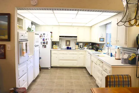 668 E Davis Dr, Dinuba, CA 93618 photo 27