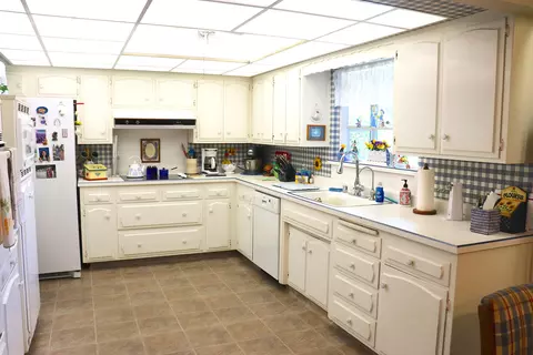 668 E Davis Dr, Dinuba, CA 93618 photo 28